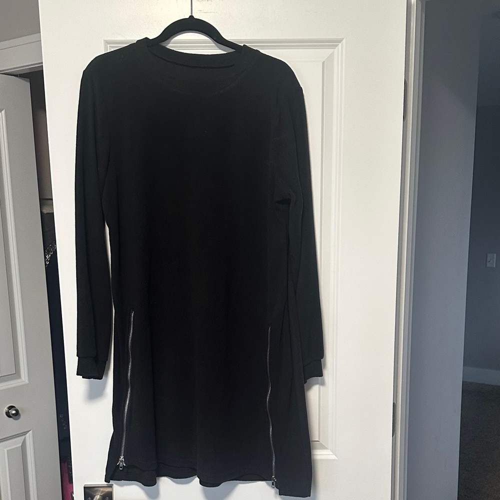📌 3 for $20📌Black Long Sleeve Dress with Zipper Accents size. XL